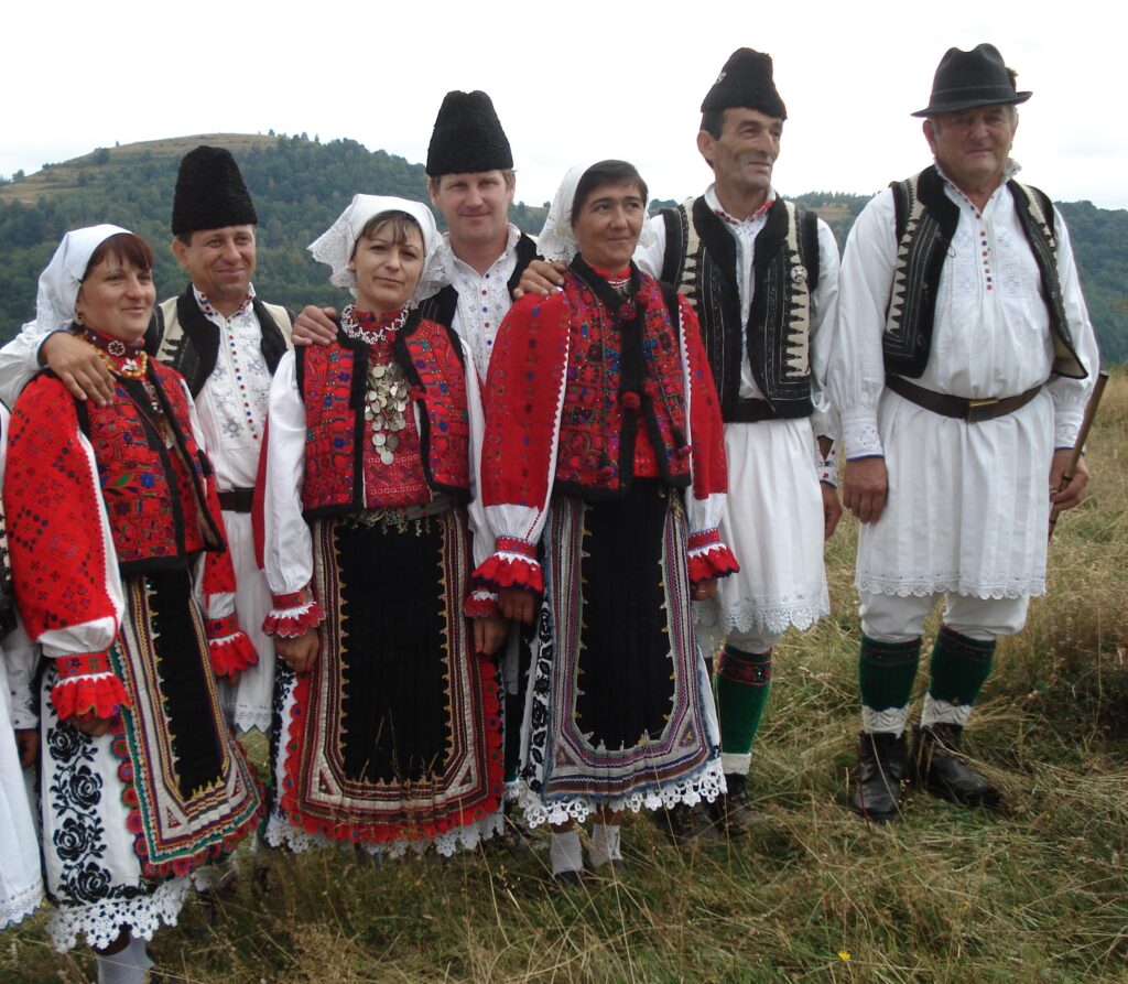 Le Costume Folklorique Roumain Embl me De L identit Nationale Le Costume Folklorique Roumain Embl me De L identit Nationale